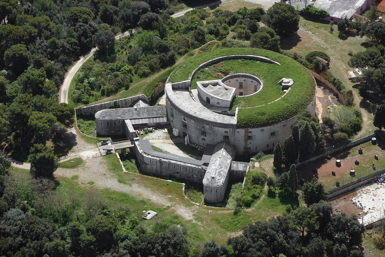 Subcastrum Apartments Pula Bagian luar foto