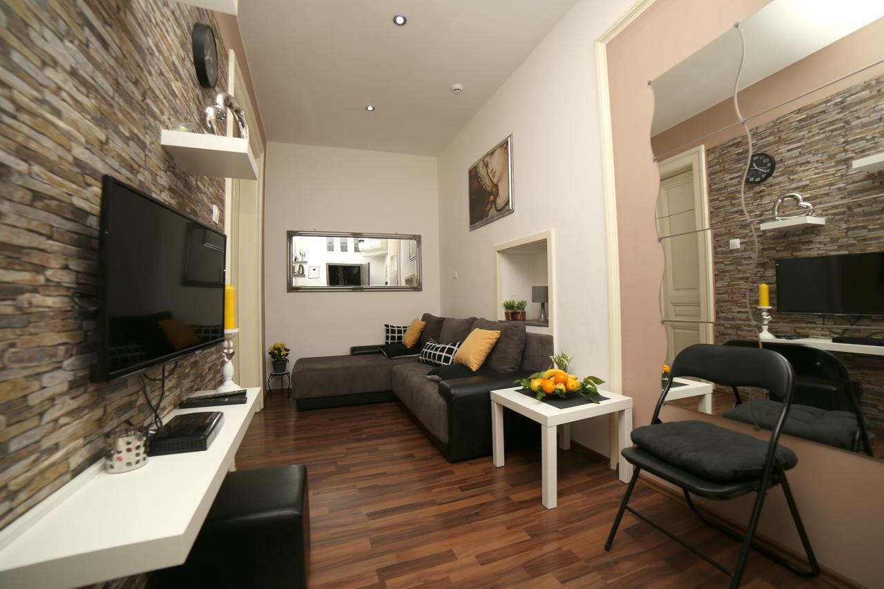 Subcastrum Apartments Pula Bagian luar foto
